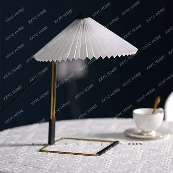 בציר קפלים מנורת שולחן פשוטה צבע מטריה מתקפלת בצורת אור יוקרה יצירתי ליד המיטה-השתמש קישוט האווירה אור