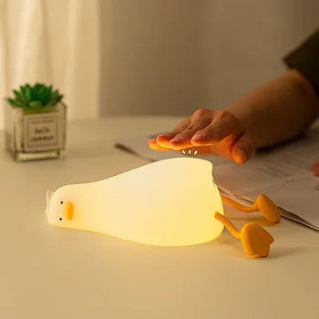 ברווז הוביל מנורת לילה חמודה הברווזון נטענת מנורת USB קריקטורה סיליקון ילדים ילד קישוט חדר השינה בבית מתנת יום הולדת.